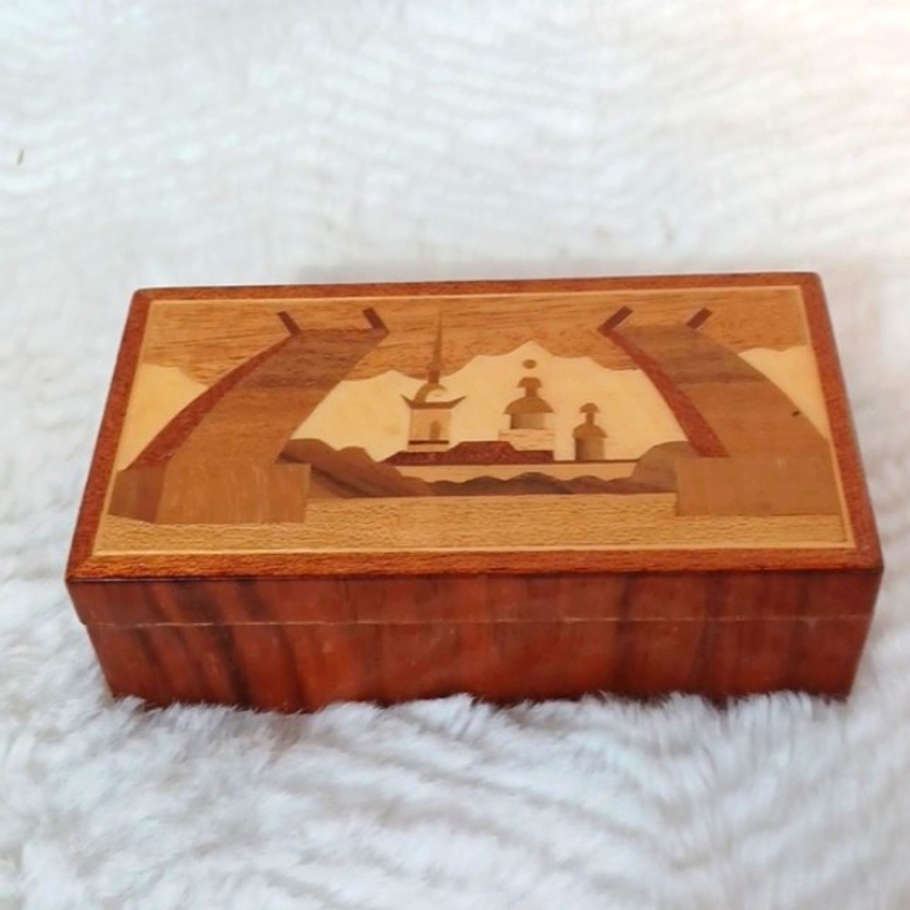 Beethovon Hand‎ Crafted Olde To Joy Multi Color Wood  Jewelry Music Box